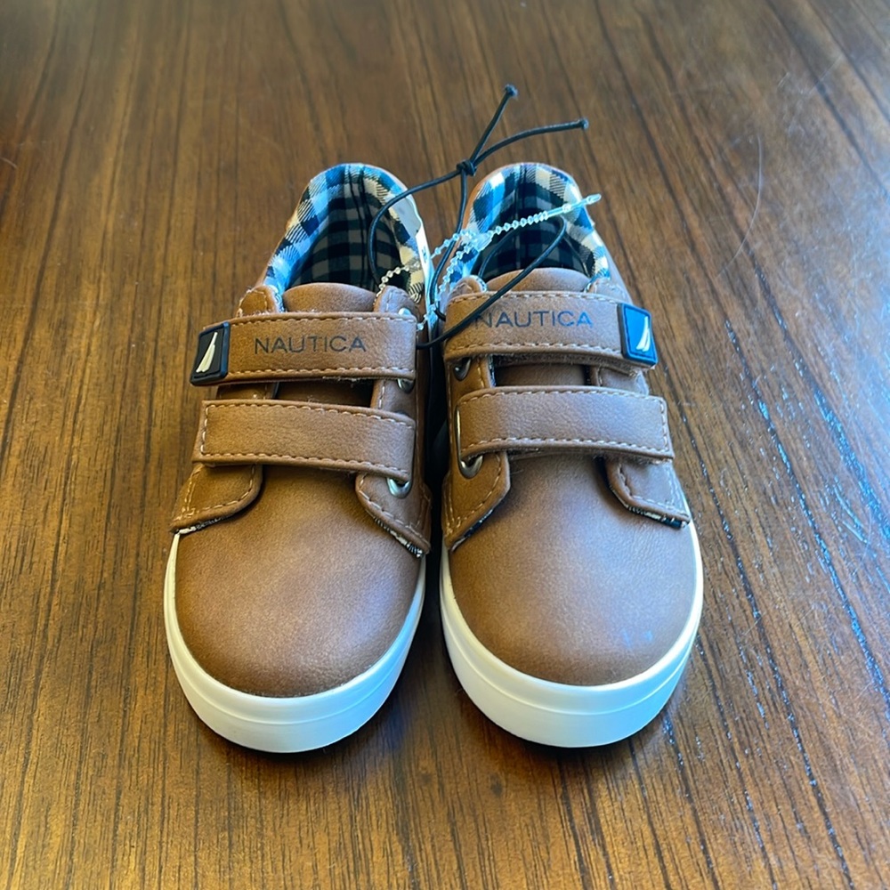 TODDLER BOY NAUTICA SHOES, SIZE 8 NWT